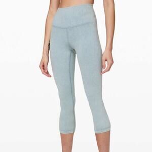 Lululemon Wunder Under High-Rise Crop Snow Washed 21"
Washed Chambray